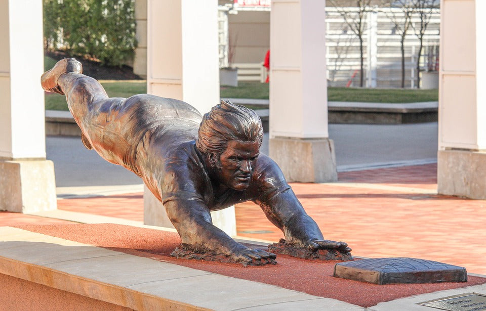 Pete Rose statute by Tom Tsuchiya