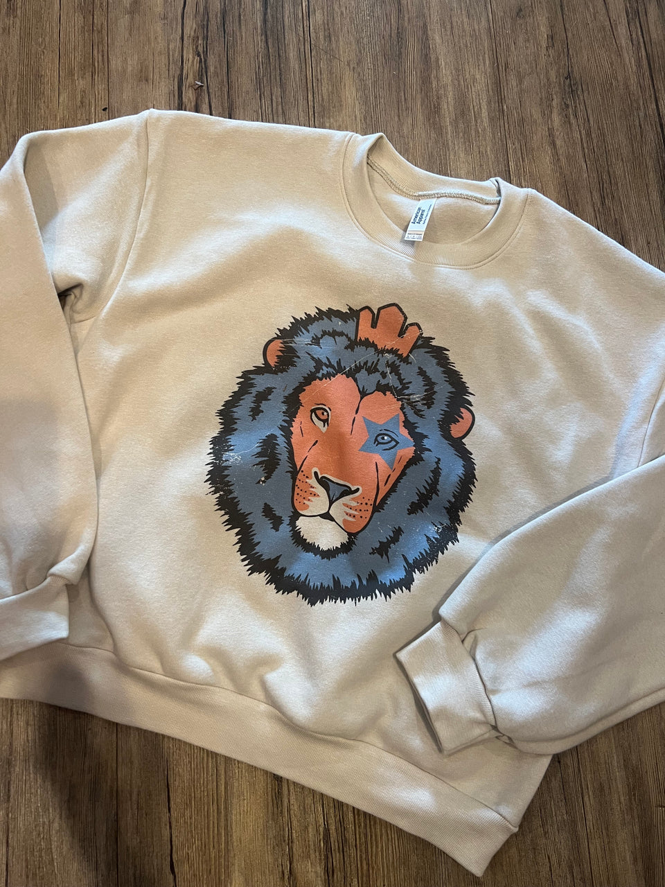 Star Lion Cropped Crewneck Sweatshirt - Cincy Shirts